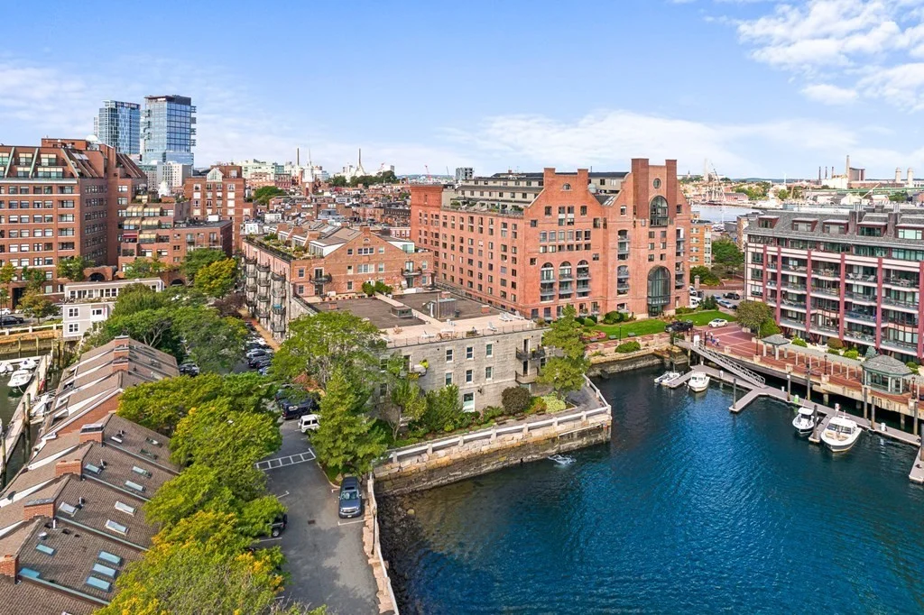 357 Commercial St, Waterfront