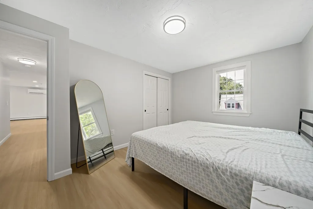 6 Skyview Rd, Woburn