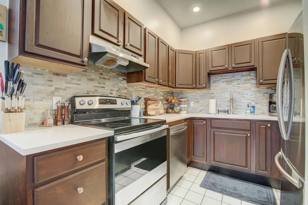 65 Hemenway St, Fenway