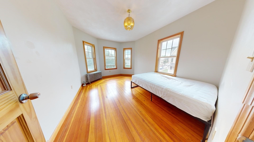 27 Princeton St, Medford