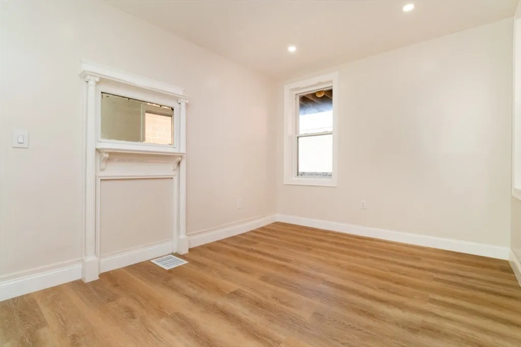 331 Centre St, Jamaica Plain