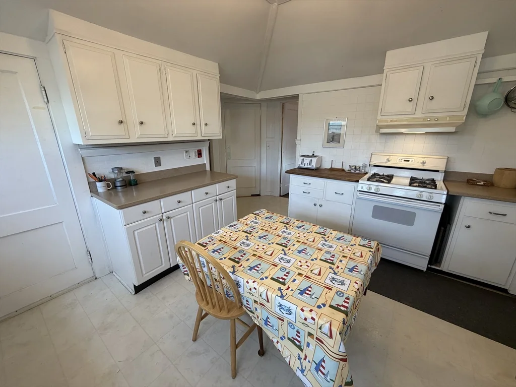 630 Washington St, Gloucester