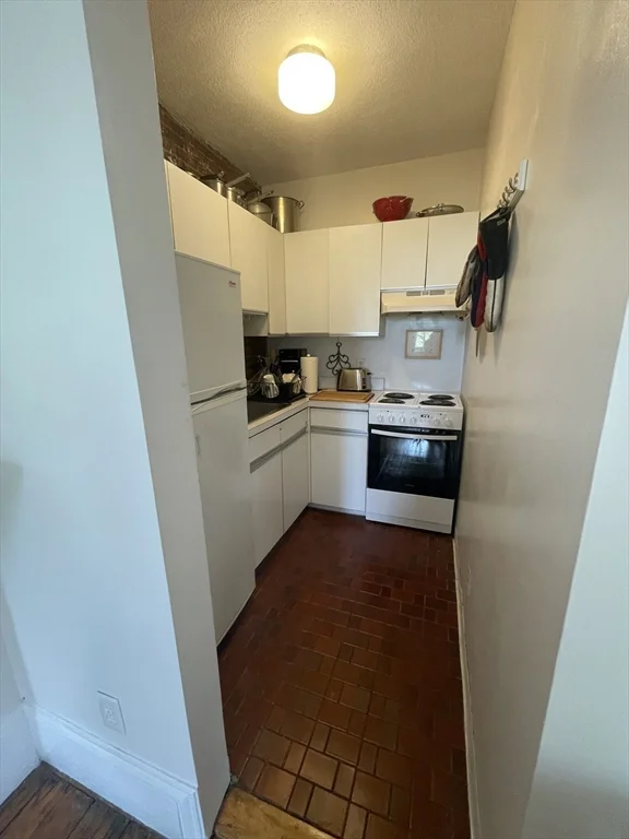 811 E Broadway, South Boston