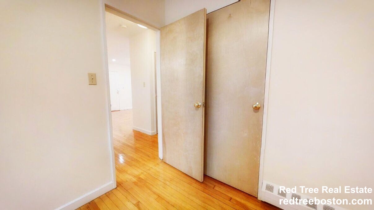 63 Parkman St, North Brookline