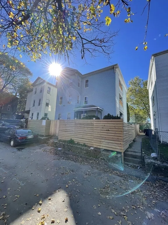 5 Freeland Ter, Worcester