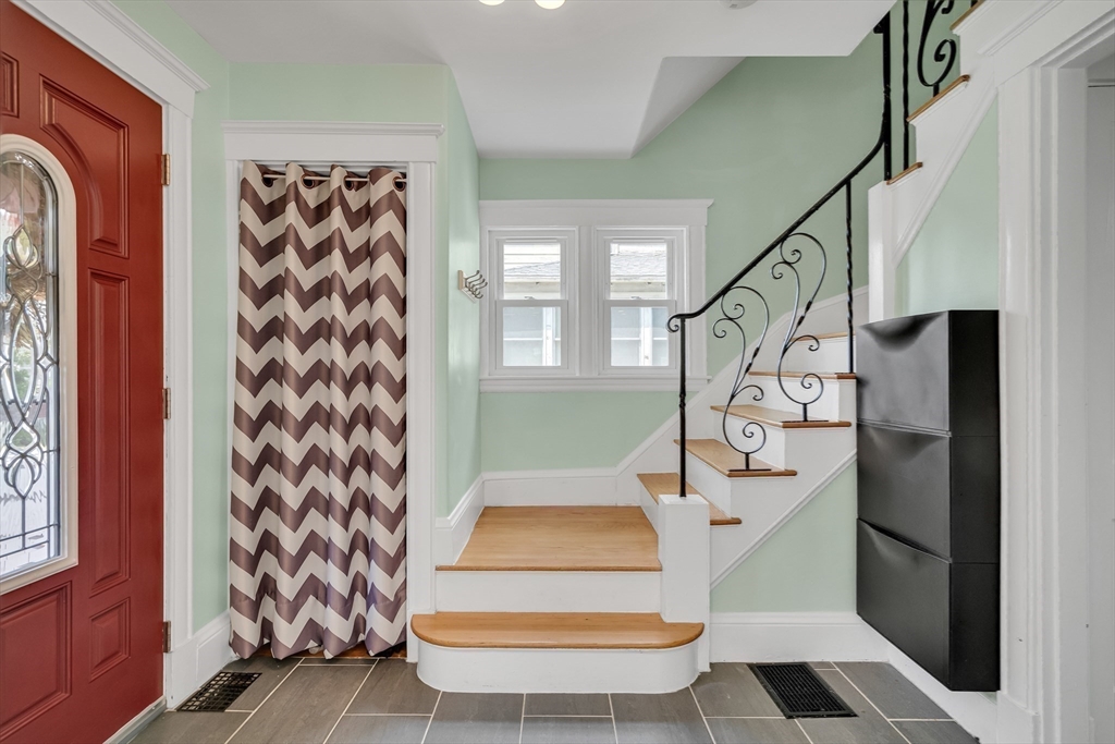 239 Hawthorne St, Malden