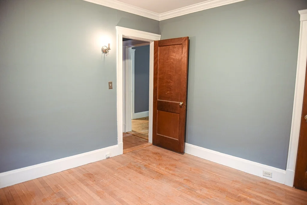 98 1/2 Main St, Andover