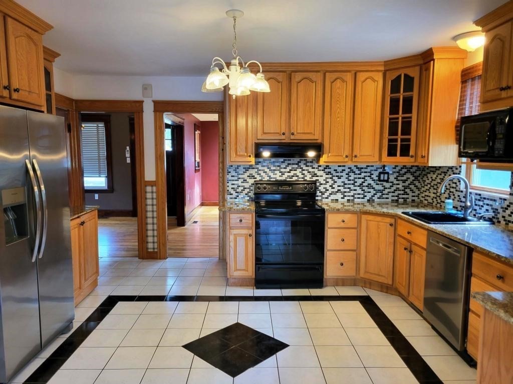 204 Massasoit Rd, Worcester