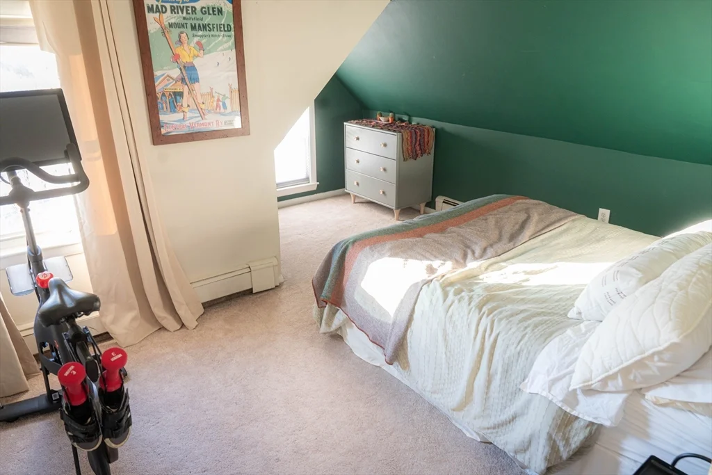 4 Tyndale St, Roslindale