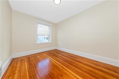 40 Brackett St, Oak Square