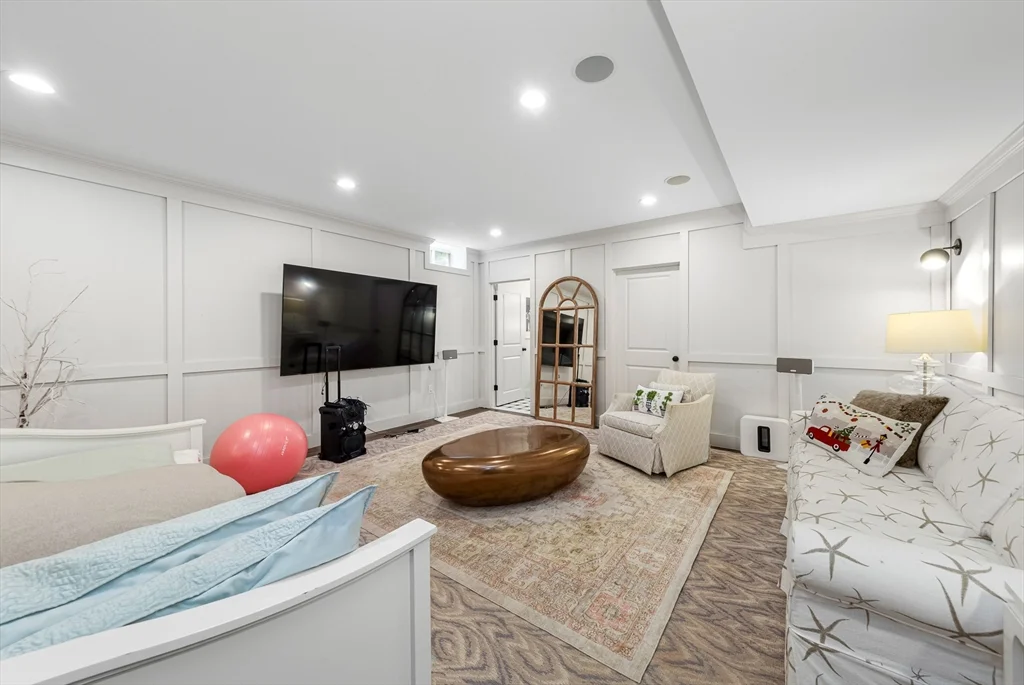 227 Rice Rd, Cochituate