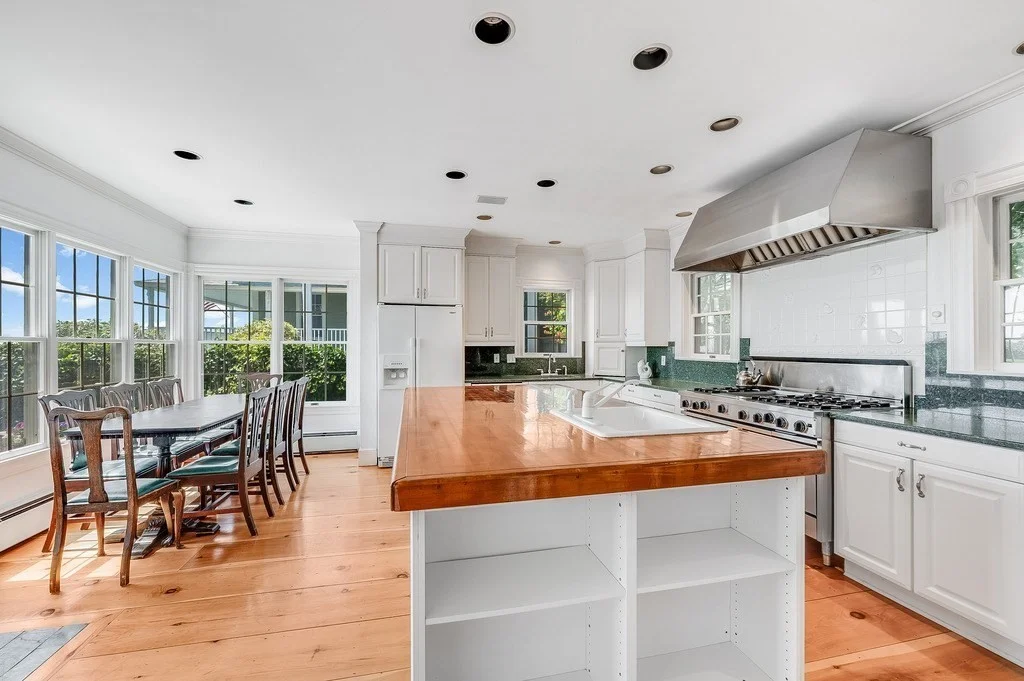 4 Spray Ave, Marblehead