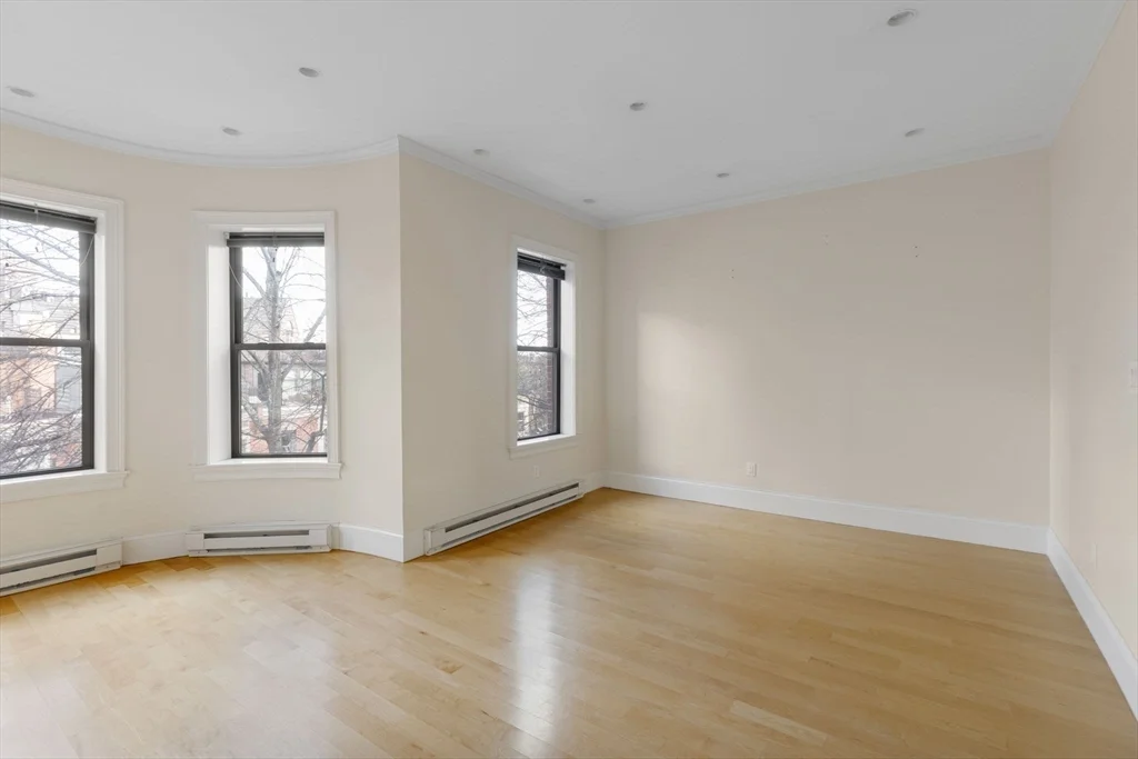 17 Follen St, Back Bay