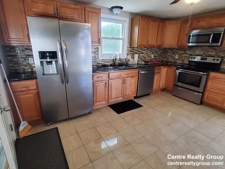 751 South St, Roberts