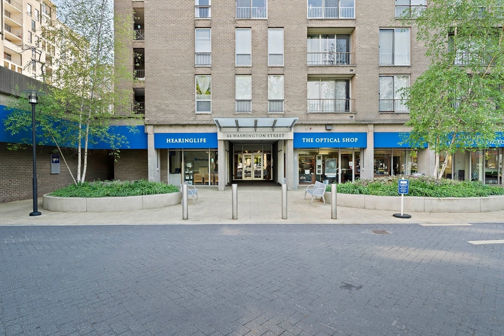 44 Washington St, Brookline Village
