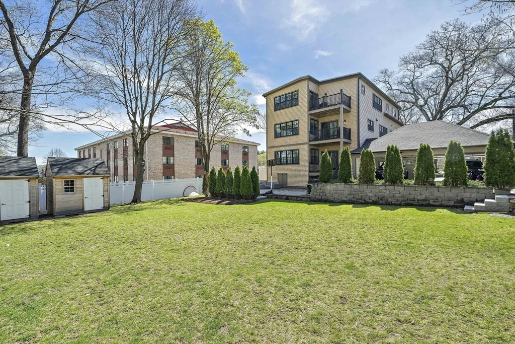 144 Linden St, Wellesley