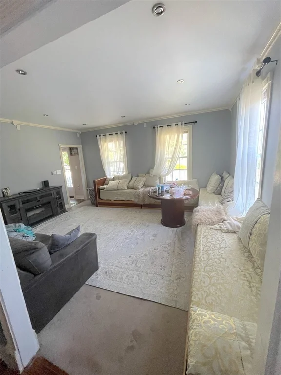 81 Walnut St, West Bridgewater