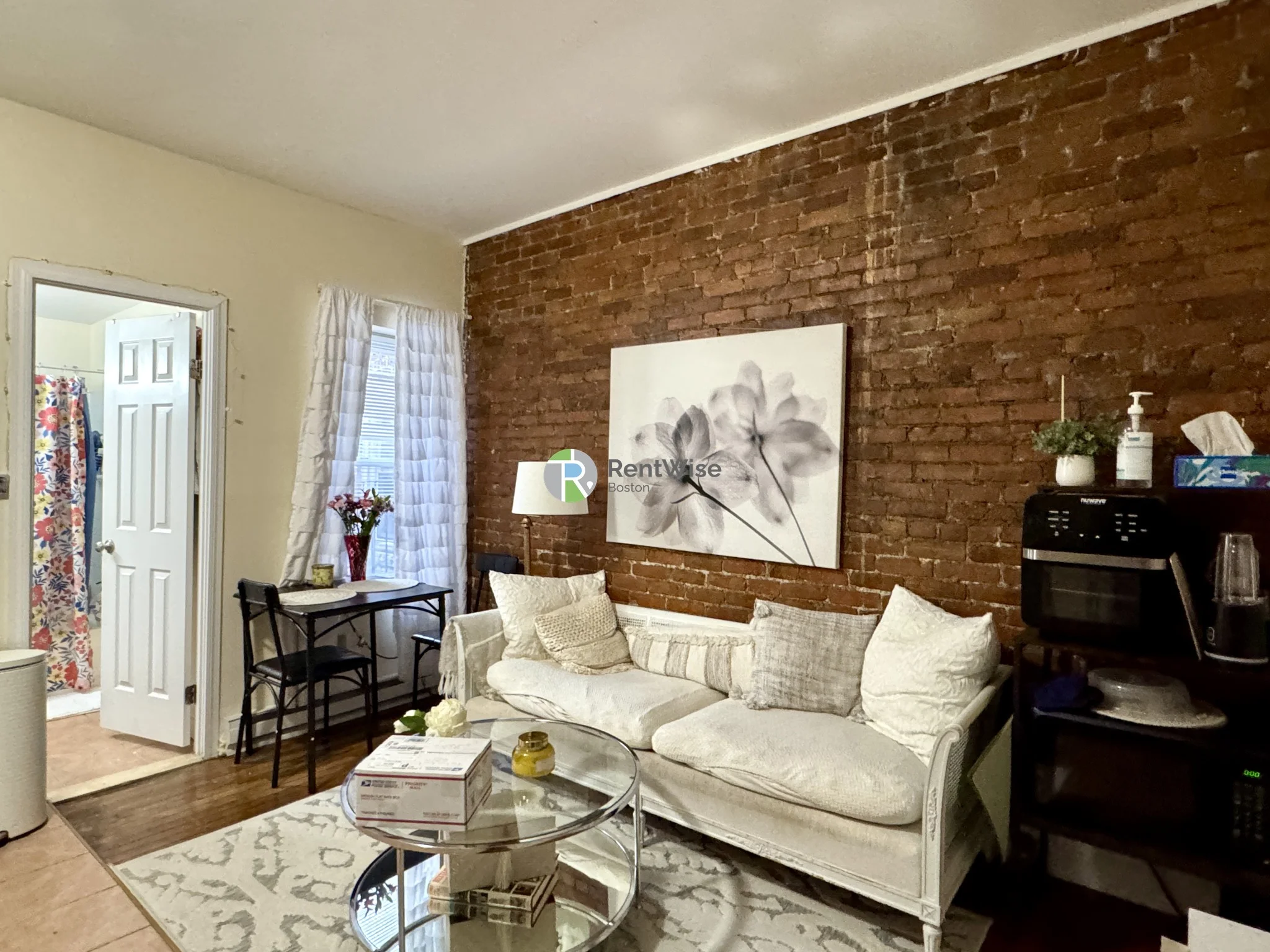 886 Huntington Ave, Mission Hill