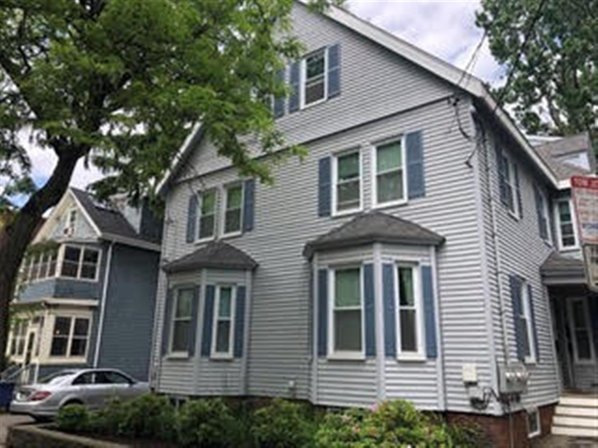 18 Chandler St, Tufts