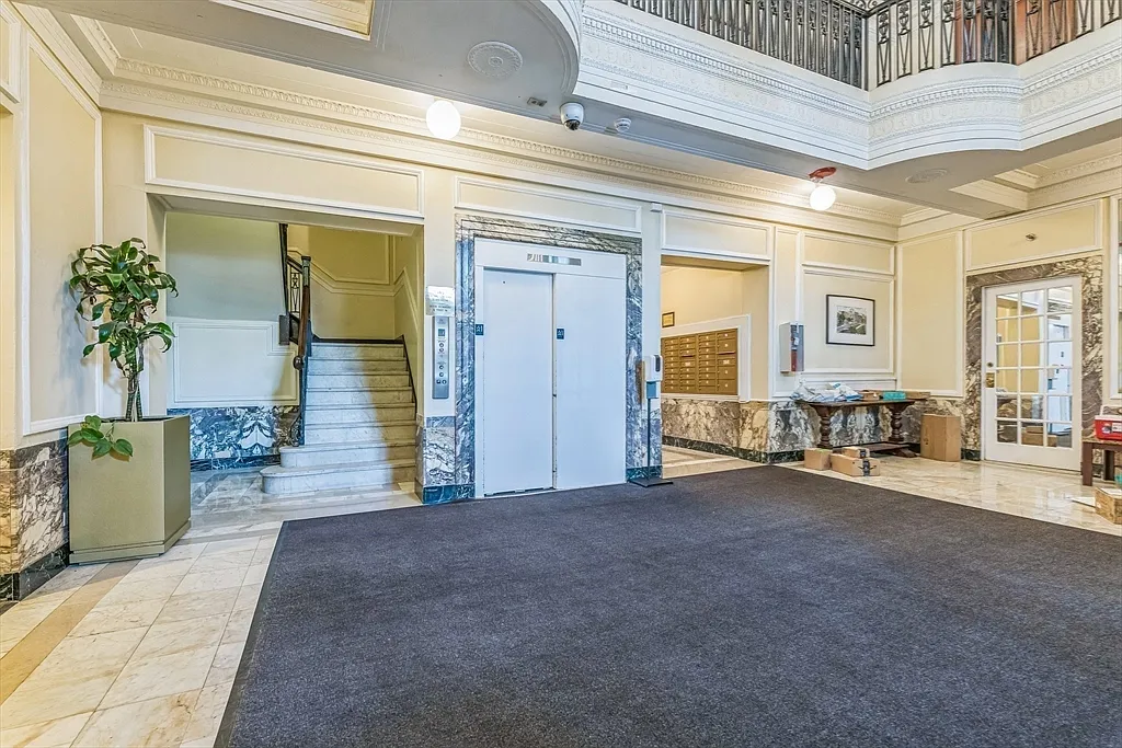466 Commonwealth Ave, Back Bay