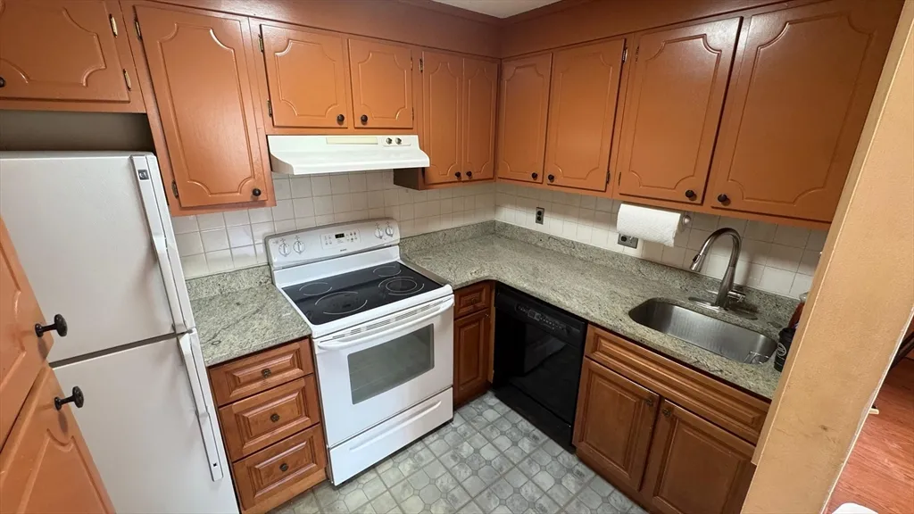 287 Harvard St, Mid-Cambridge