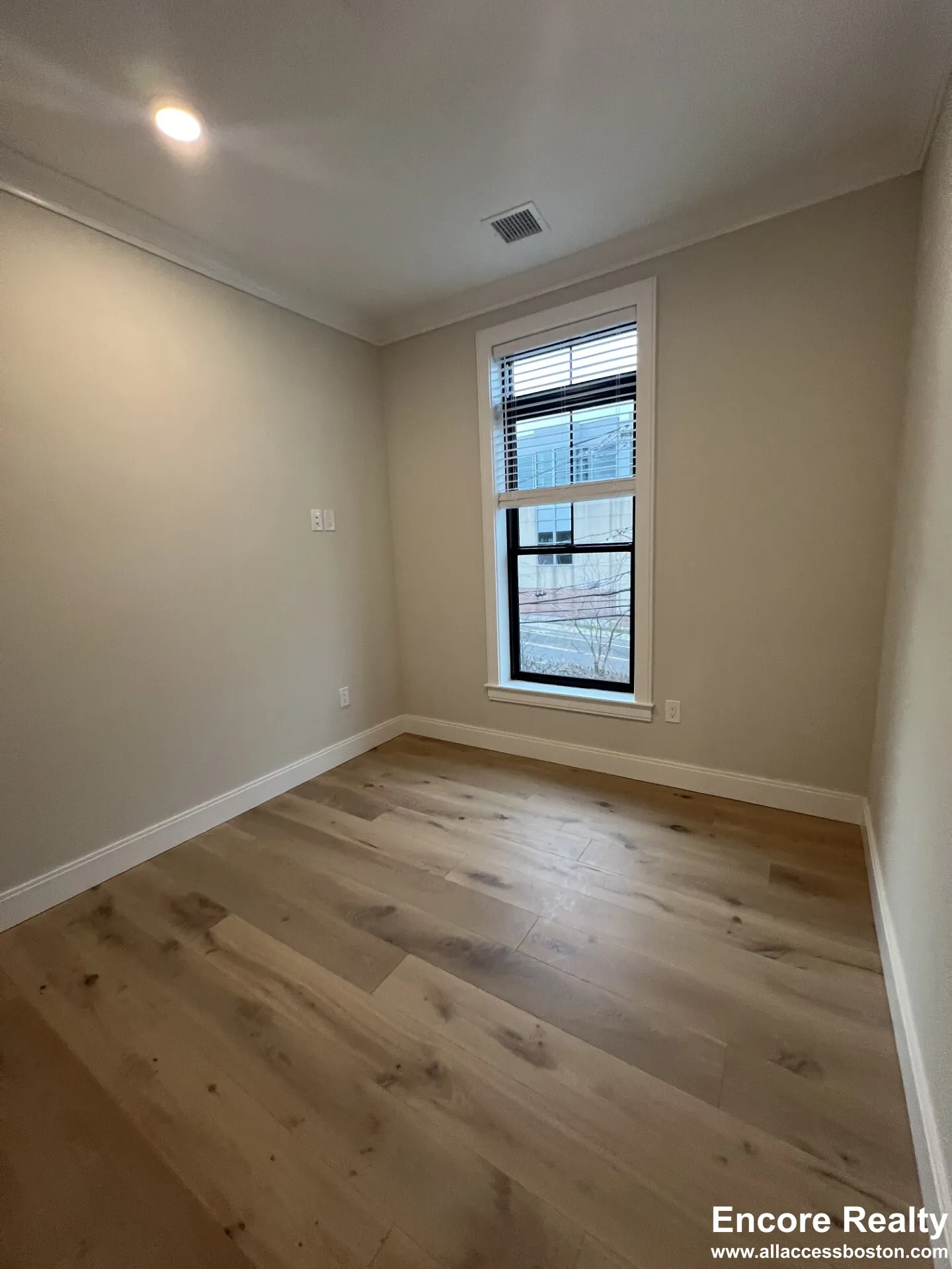 157 Everett St, Allston