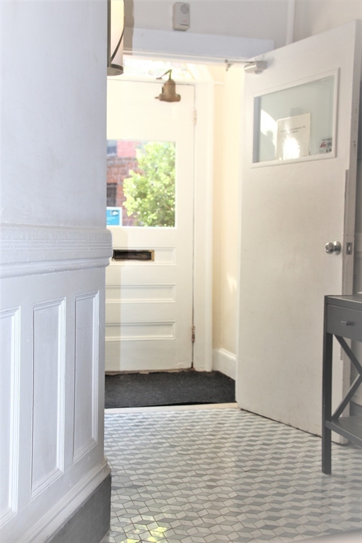 12 Follen St, Back Bay