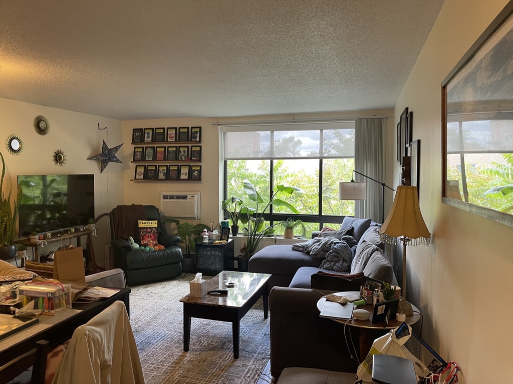 109-111 Tremont St, Brighton