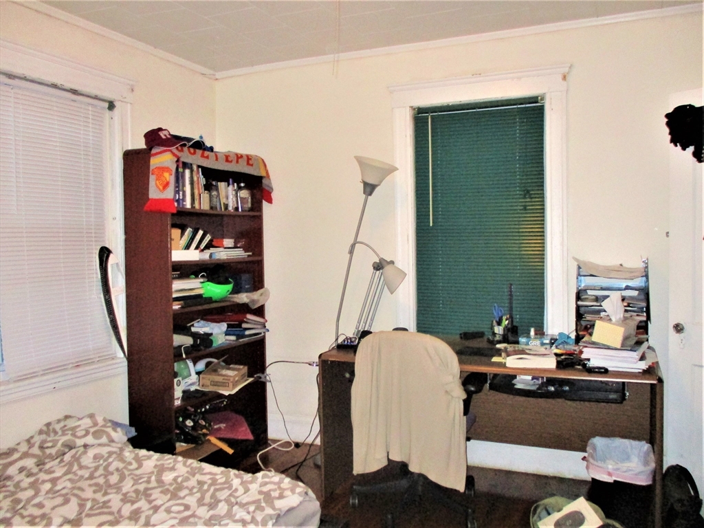 71 Hooker St, Allston