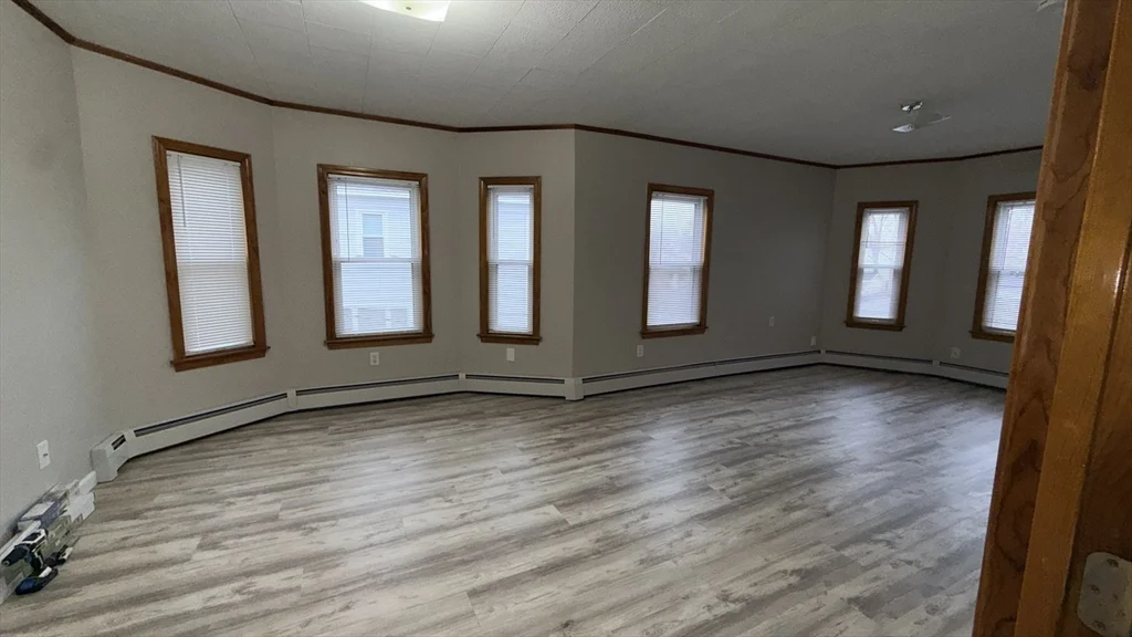 65 Lowell St, Methuen