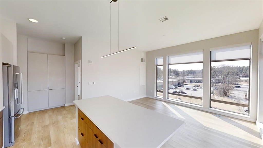 20 4th Ave, Burlington