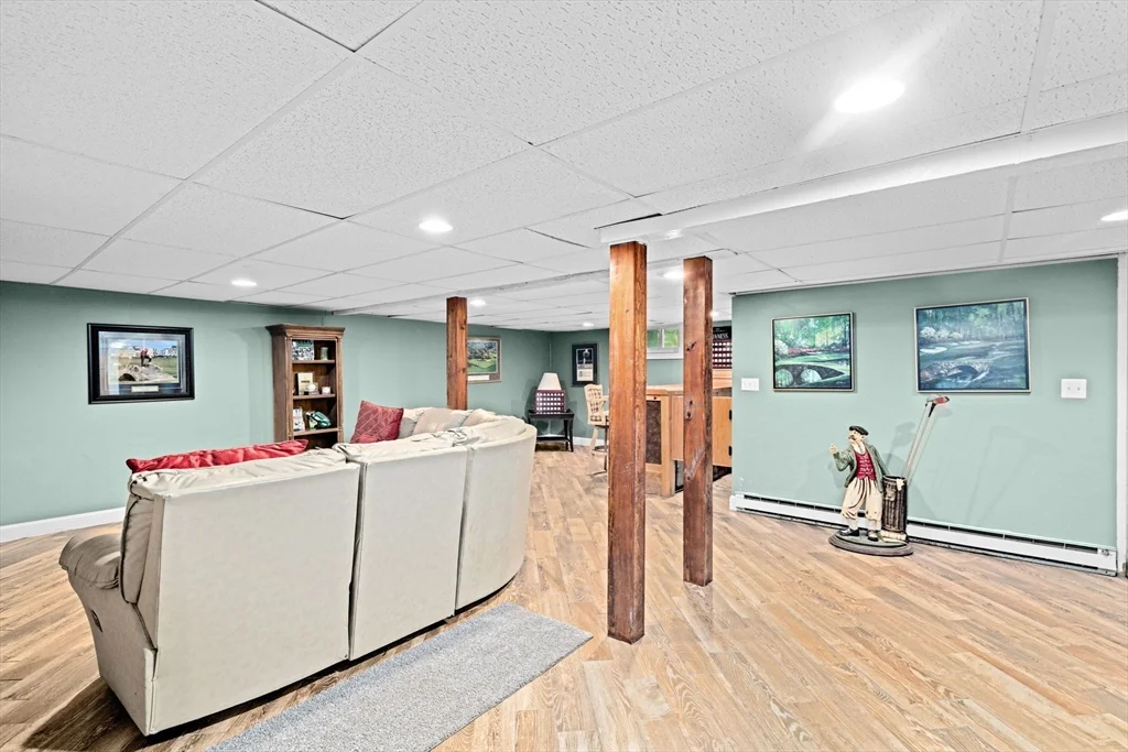 4 Country Dr, South Hingham