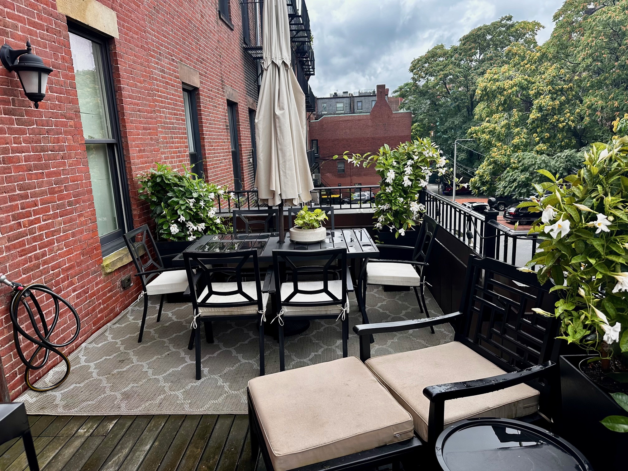 209 Newbury St, Back Bay