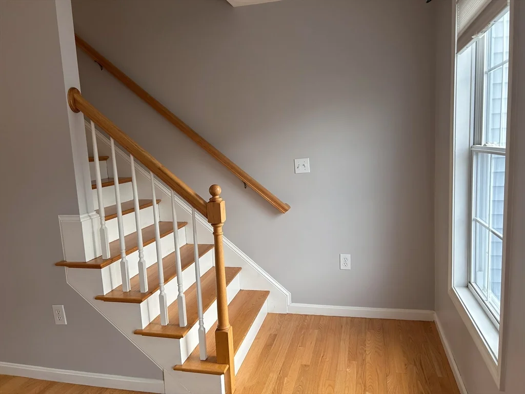 933 Varnum Ave, Lowell