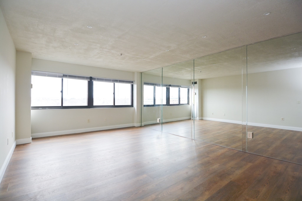 95 Audubon Rd, Wakefield