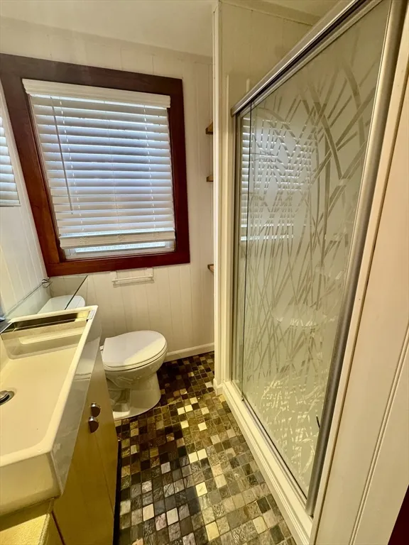 16 Winona Ave, Sconticut Neck