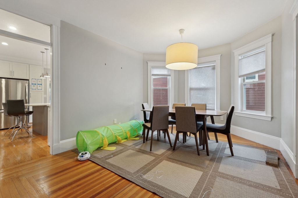 18 Hamilton Rd, Somerville