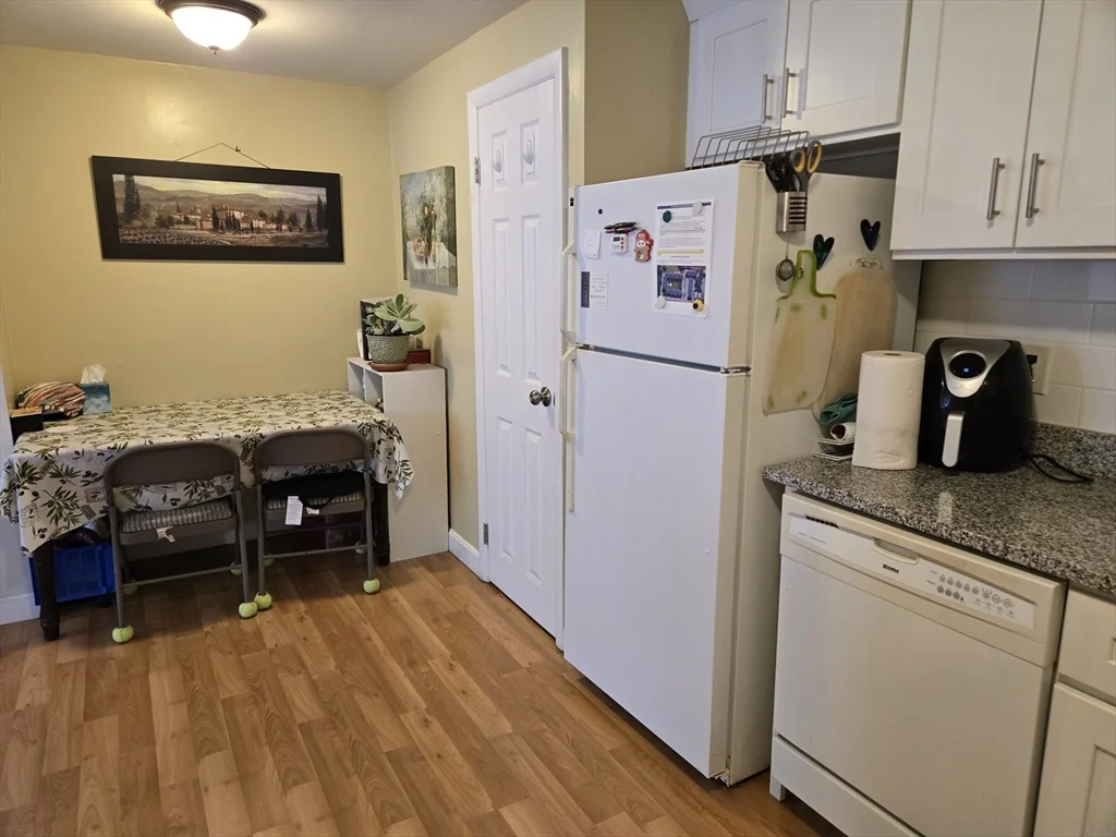 2 Old Colony Ln, Arlington