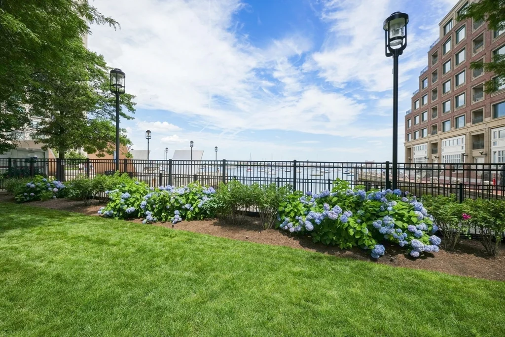 65 East India Row, Waterfront