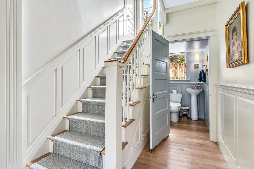 17 Atlantic Ave, Cohasset