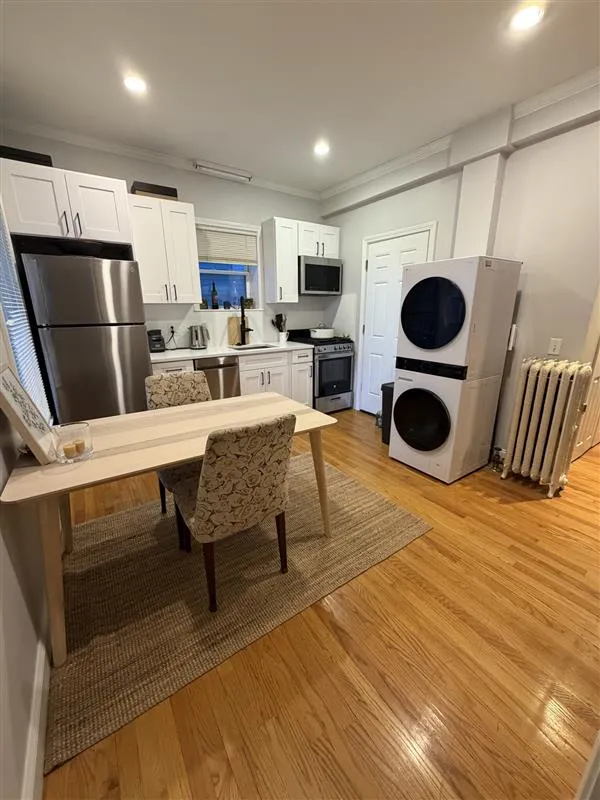 1576 Cambridge St, Mid-Cambridge