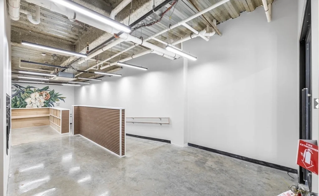 400 W Broadway, South Boston