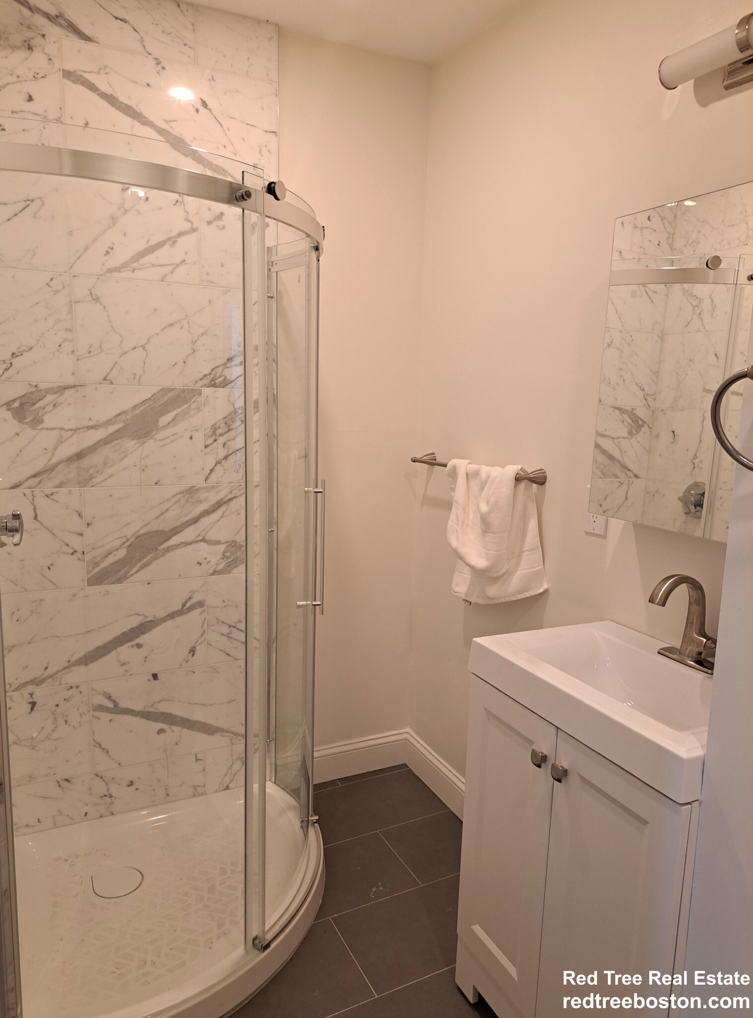 194 Cedar St, Powder House Square