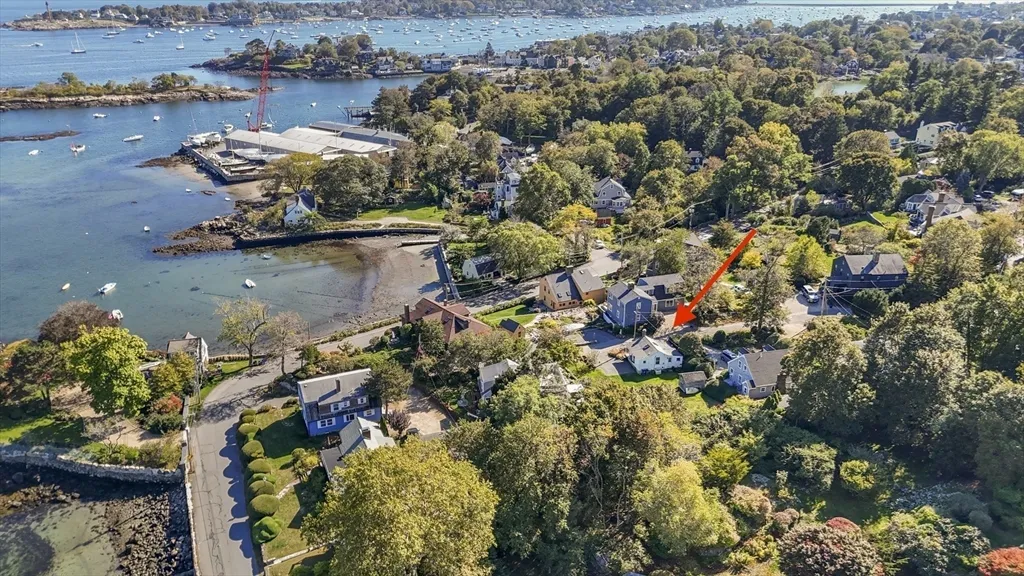 9 Gingerbread Hill, Marblehead