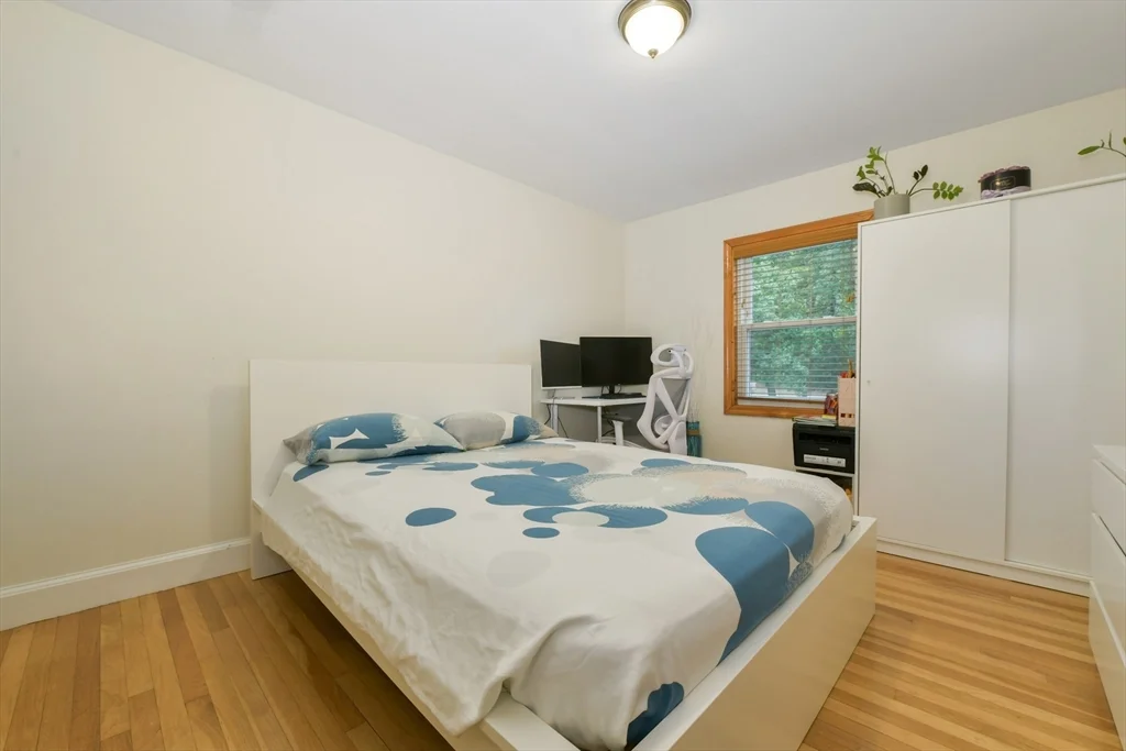 4635 Washington St, Roslindale