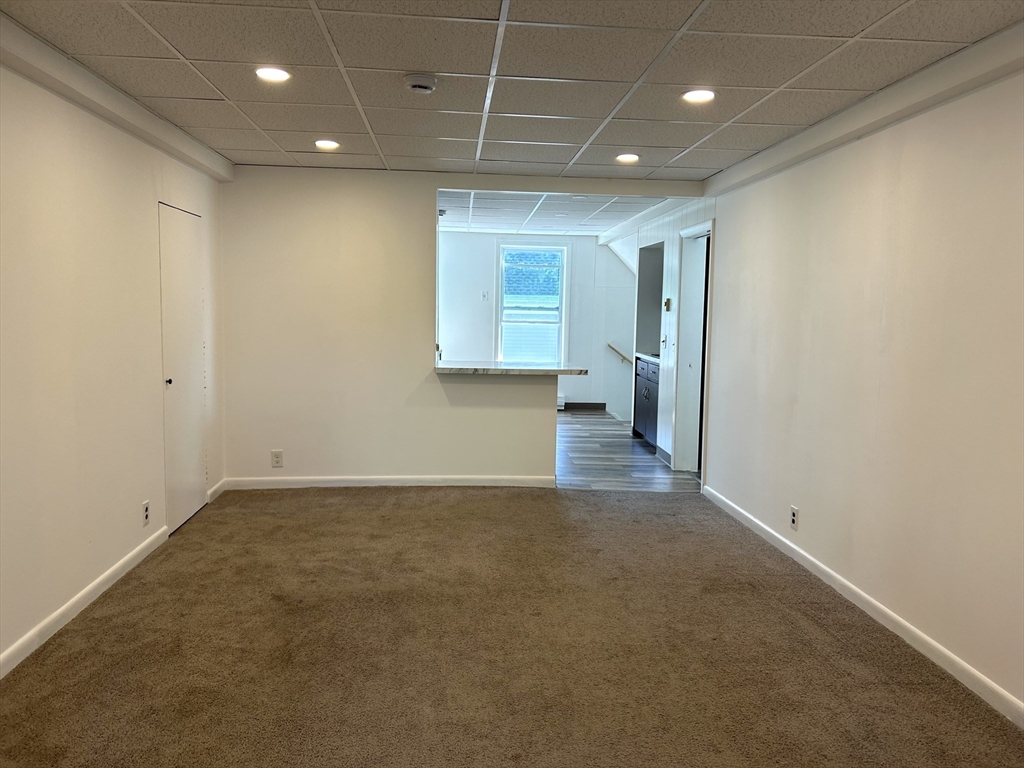 1 Valley Rd, Swampscott