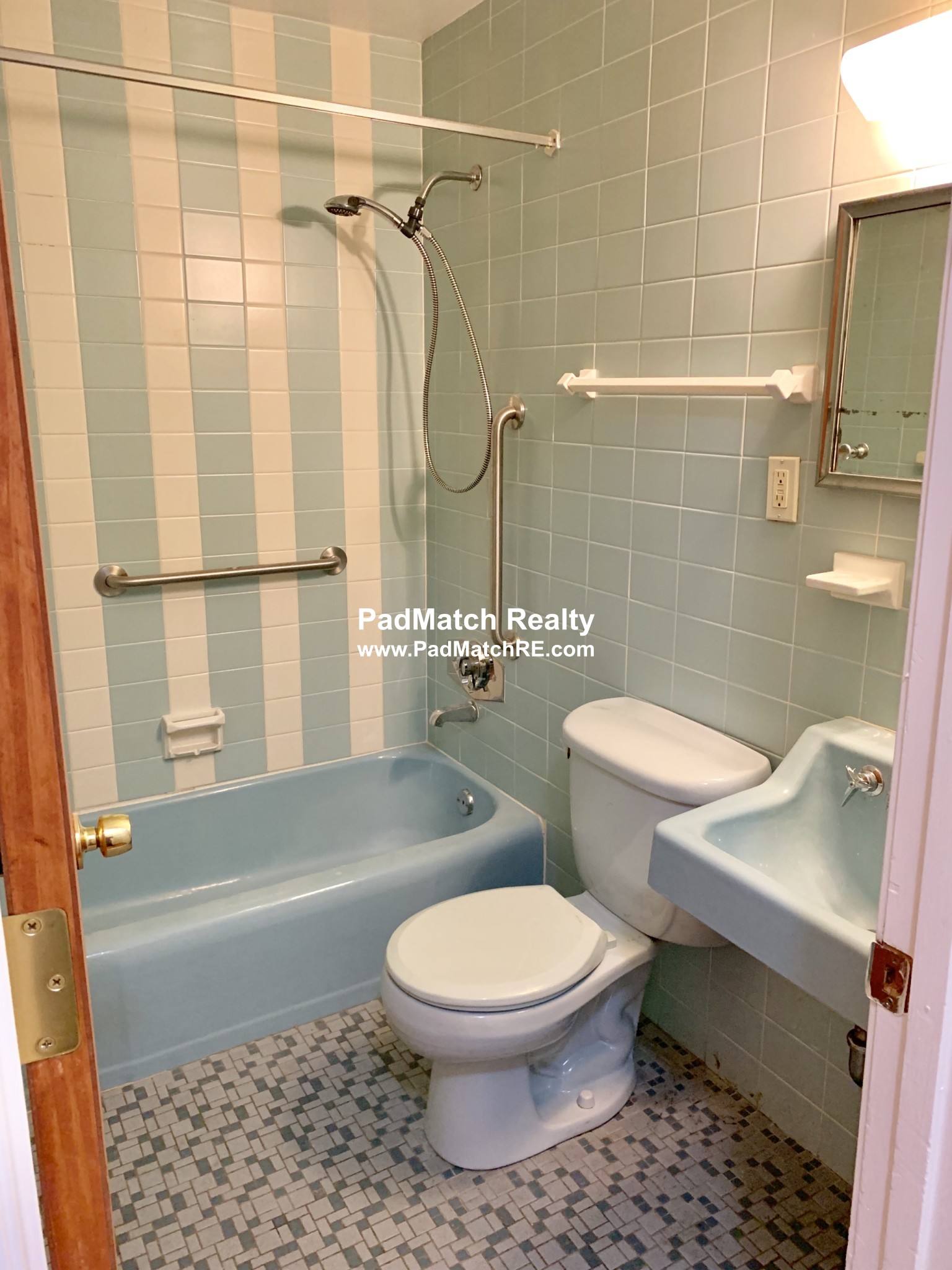 2018 Commonwealth Ave, Brighton