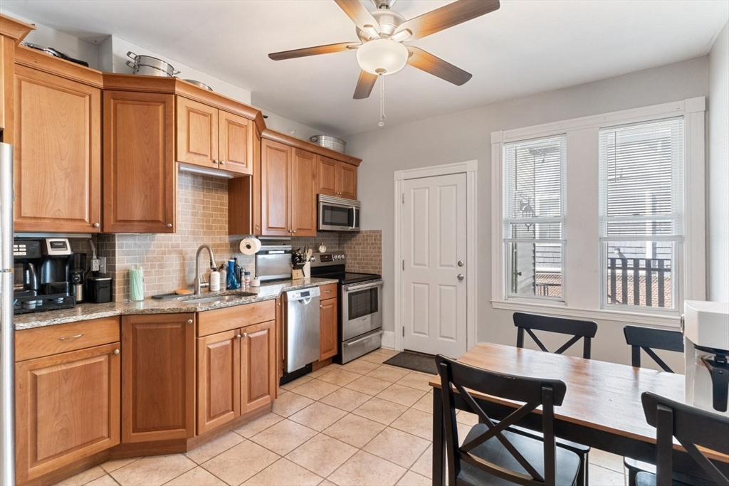 642 E 8th St, South Boston