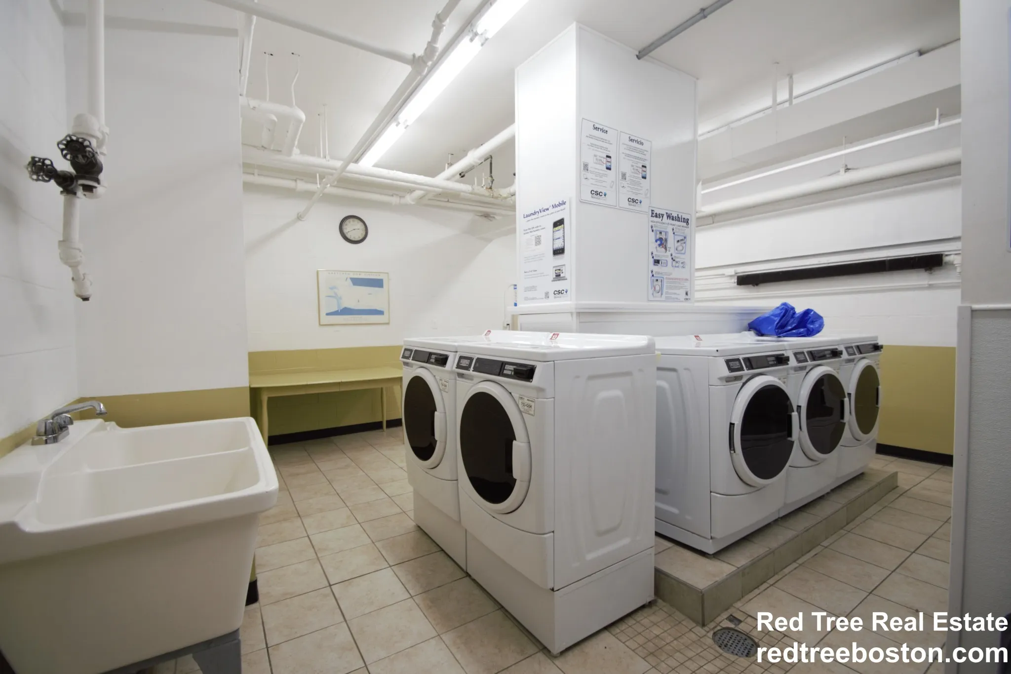 101 Monmouth Ct, Longwood