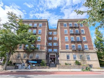 36 College Ave, Tufts